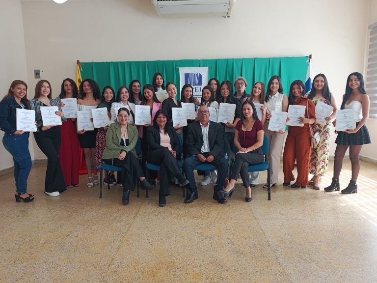 LA UPEL RUBIO CELEBRA LA GRADUACIÓN DE NUEVAS DISEÑADORAS DE MODAS