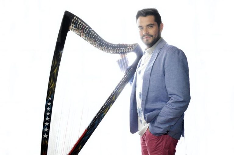 Leonard Jácome: talento venezolano egresado de la UPEL fusiona tradición, innovación y educación musical en el Modern Band Summit 2025