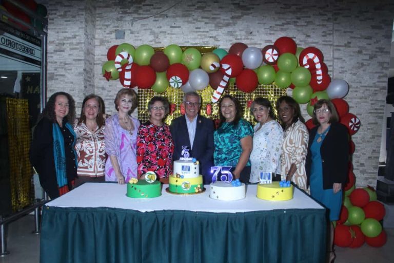 UPEL-IMPM celebró sus 75 años con eucaristía y serenata gaitera